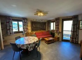 Appartement spacieux 6 pers. au pied des pistes avec balcon, Wi-Fi, parking - FR-1-508-6