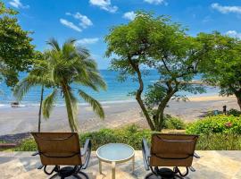 Villa Mariposa 10 Luxury Beachfront Escape, hotel in Ocotal