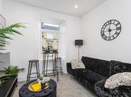 Modern 1 Bed Flat, Helensburgh.
