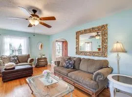 Less Than 1 Mi to Dtwn Franklin Charming Home with Sunroom!