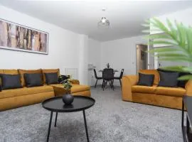 Hawthorne House - Central Telford - With Parking