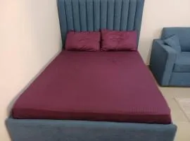 Fully Furnished Modern Studio in a Prime Location beside Abu Dhabi Central Bus Station and Al Wahda Mall العربية استوديو حديث ومفروش بالكامل في موقع مميز بجوار محطة الحافلات المركزية ومول الوحدة في أبوظبي