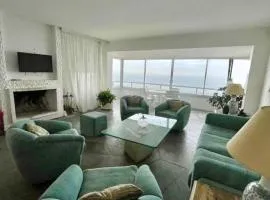 departamento 4 ambientes frente al mar con cochera privada CostaAzulPunta