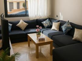 Appartement bord de mer avec piscine à Bouznika, hotel in Bouznika