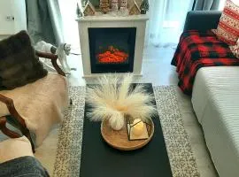 Stilvolles Design-Maisonette in Schiffweiler - 2 Etagen - Self-Check-in - 2 Parkplätze - WLAN - Balkon & Garten - ruhig gelegen - Nähe See & Wald - bis 7 Pers