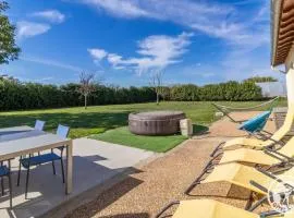 Gîte de charme 4 pers avec spa privatif, terrasse, et équipements complets au cœur d'un village viticole - FR-1-622-20