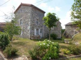Gîte indépendant 4 pers. à Rauret avec cour, proche gorges de l'Allier, parking privé, animations. - FR-1-582-193, hotel i Rauret