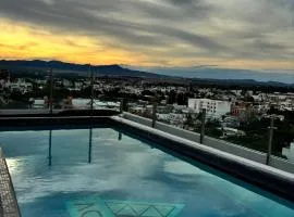 Departamento completo con balcon en Av Carranza