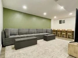 Cozy Modern 2BR in Millcreek Tempurpedic Beds 83 inch 4k TV 10 Min to SLC Mountains