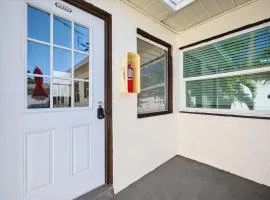 Park Shore Suites Unit 4