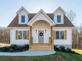 The Golden Jewel, Game Room, Fire Pit and Deck