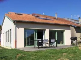 Gîte Contemporain en Écovillage avec Grande Terrasse et Proximité Attractions, 3 Chambres, PMR - FR-1-584-123