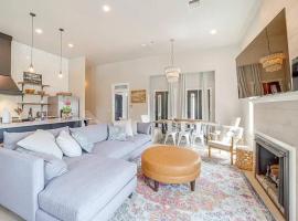 The Good Life in the Heart of Carlton Landing, Hotel in Canadian