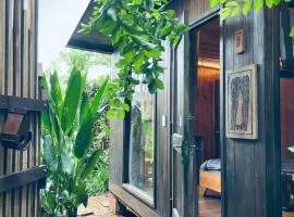 TROPICAL GARDEN Homestay