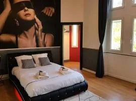 Suite Familiale au Château avec Balcon sur Parc - FR-1-591-767