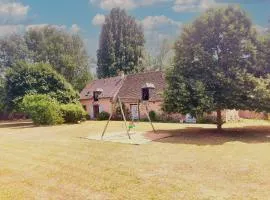 Gîte chaleureux dans un ancien corps de ferme avec wifi, cheminée et grand jardin à Châteaudun - FR-1-581-71