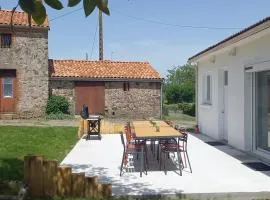 Grand gîte familial près du Puy du Fou, wifi, animaux admis, jardin - FR-1-622-96