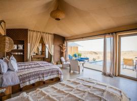 SEVEN SAINTS Lodges, hotel en El Karia