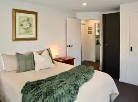 Aroha Cove, Walk to Beach & Cafes, Massage Chair
