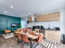 Modern Comforts 3 Bedroom & Full Kitchen & Wifi & Easy Montreal Access