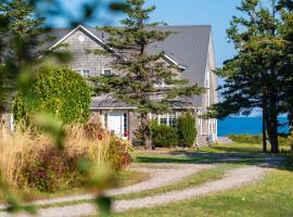 Blue Ocean Cove Beach House, hotel in Saint Peters