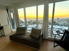 AltitudeOne - Downtown Montreal Penthouse & Condo - Pool Spa Parking