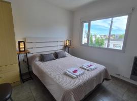 Departamento familiar, hôtel à Caleta Olivia