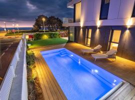 מיקונוס על הים נהריה, hotel v destinaci Naharija