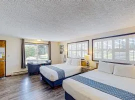 Lamplighter Inn - 117 Whale Watching