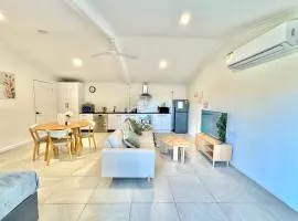Spacious Belmont Granny Flat Easy Access to CBD & Bayside