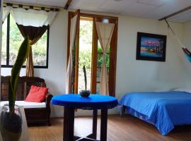 Shark House, hotel in Bellavista