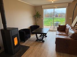 Maison neuve proche Dole - Forêt de Chaux, hotel a Dole