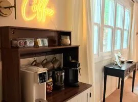 Cozy Apartment a few steps from The Capitol