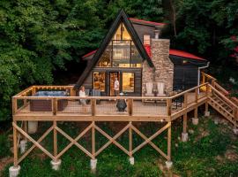 Big Mountain View! Hot Tub! Downtown Gatlinburg Chalet Village! AFrame! Smoky Mountain National Park! Après Chalet, khách sạn ở Chalet Village