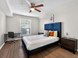 The Paxton Modern 2BR Retreat, хотел в Audelia