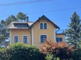 Luxus-Ferienwohnung in der Sternkopf-Engel-Villa, hotel i Oederan