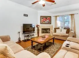 Explore Houston and Beyond! Spring Home with Backyard
