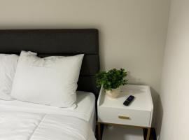 Krystal Oasis, Hotel in Lansing