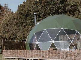 Star Gazing Dome 2 with Log Burner & Optional Hot tub, hotel a Horspath