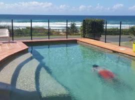 Saltwater Apartments, hotel with hot tubs in Lake Cathie