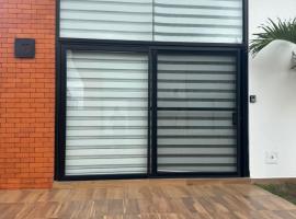 Mar Adentro Casa 13, hotel in Santa Cruz de la Sierra