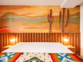 Retro Desert Vista - La Vista Motel