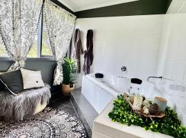 Couple's Luxury Resort Spa Retreat, ξενοδοχείο για ΑμεΑ σε Cowes