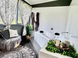 Couple's Luxury Resort Spa Retreat