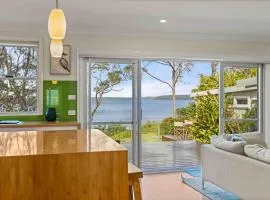 Stargazer Cottage Waterfront Reserve with Private Studio