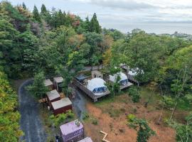 グランピングキャンプCamellia気仙沼大島, camping de luxo em Kesennuma