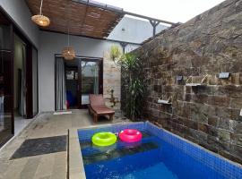 Rara Biru Modern 2BR Villa with Private Pool, hotel v destinaci Ungasan