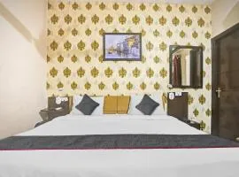 OYO Townhouse Green park Residency 3