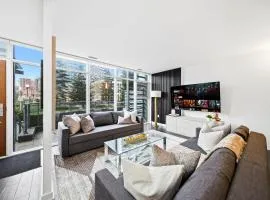 Luxury 4BR Home Sleeps 14 with Parking