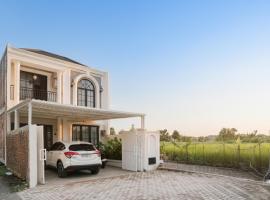 Been View Homestay, hotel with hot tubs in Adi Sutjipto